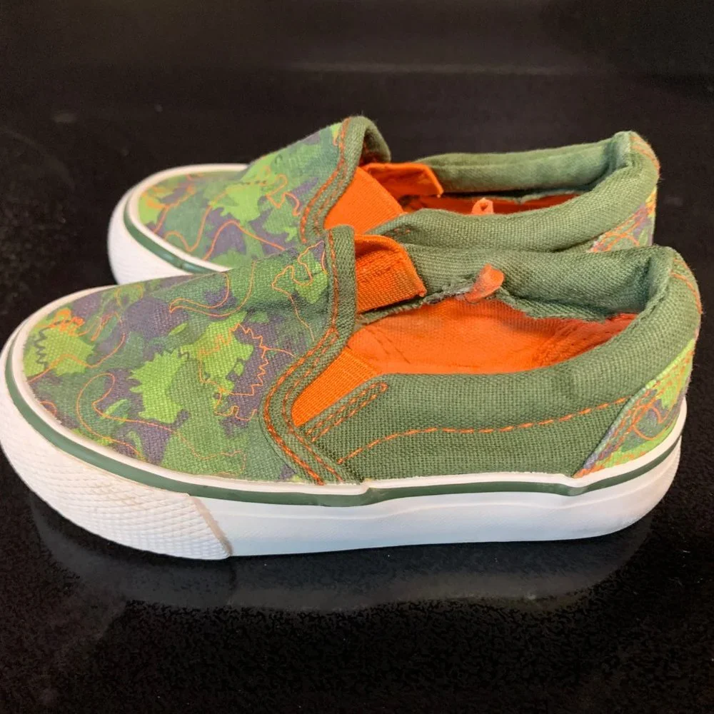 Joe Boxer Dinosaur Slip on Toddler Boy Size 5